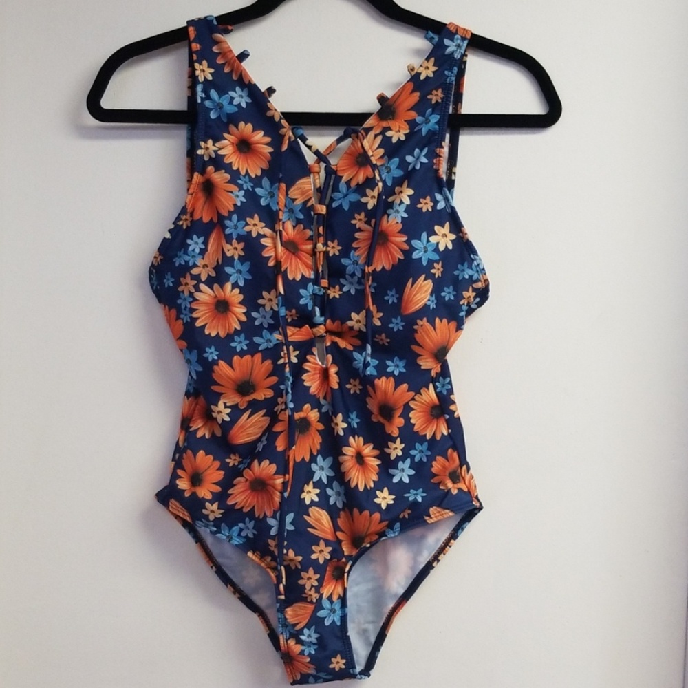 One piece swim suit